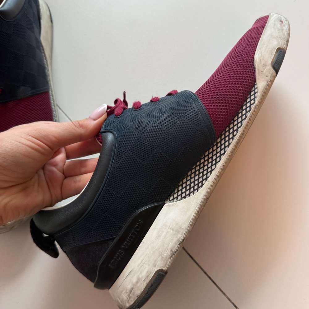 Sneakers - Picture 2 of 4